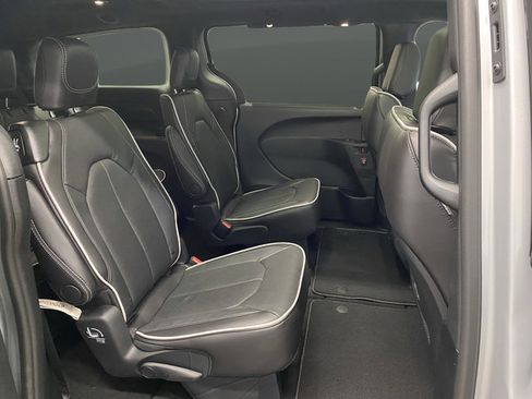 New 2026 Chrysler Pacifica Limited w/ S Appearance Package AWD/4WD image 34