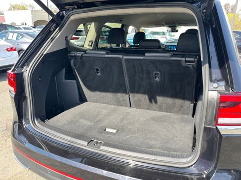 Used 2025 Volkswagen Atlas SE image 35