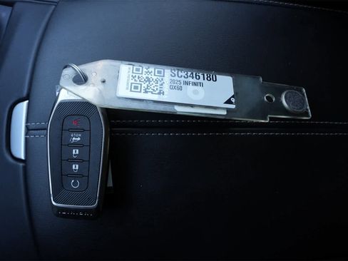 Certified 2025 INFINITI QX60 Luxe w/ Vision Package image 25