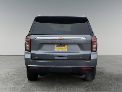 Used 2022 Chevrolet Suburban LT image 4