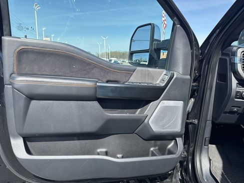 Used 2024 Ford F250 Platinum image 29