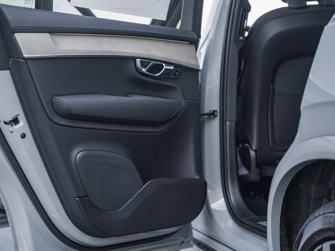 New 2026 Volvo XC90 B6 Plus image 37