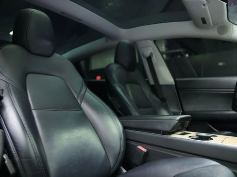 Used 2019 Tesla Model 3 Standard Range Plus image 25