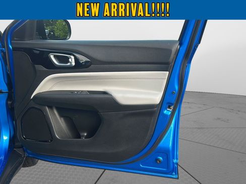 Used 2023 Jeep Compass Limited AWD/4WD image 37
