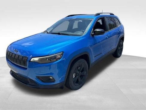 Used 2023 Jeep Cherokee Altitude Lux w/ Lux Elite Package AWD/4WD image 3