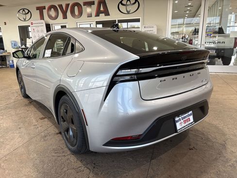 New 2026 Toyota Prius Plug-In Hybrid image 8
