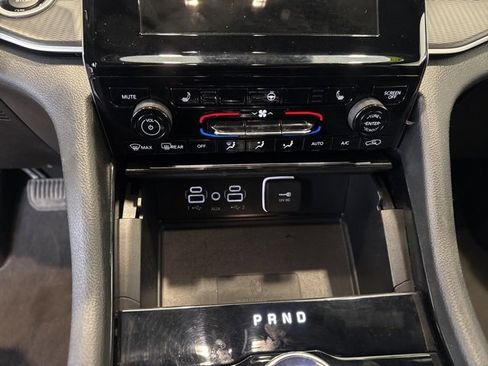 Used 2023 Jeep Grand Cherokee Altitude image 13