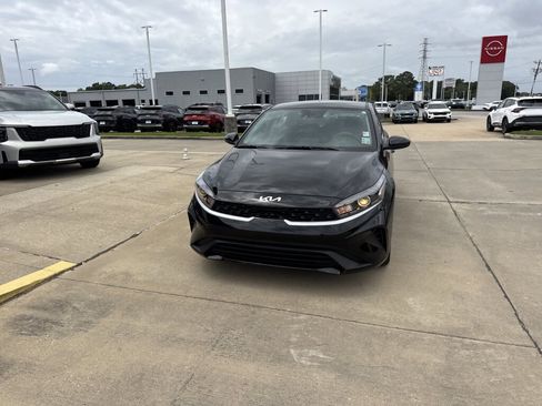 Certified 2024 Kia Forte LXS image 9
