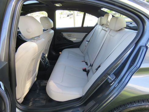 Used 2017 BMW 330i xDrive Sedan AWD/4WD image 19