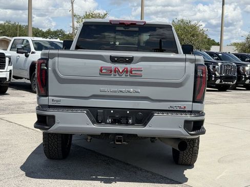 Used 2025 GMC Sierra 2500 AT4 w/ AT4 Premium Plus Package AWD/4WD image 6