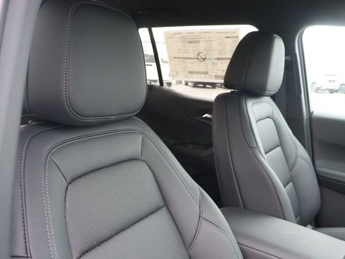 New 2026 Chevrolet Equinox LT w/ Convenience Package II FWD image 44