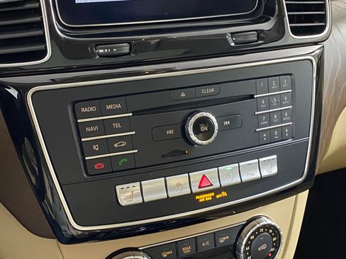 Certified 2019 Mercedes-Benz GLE 400 4MATIC image 18