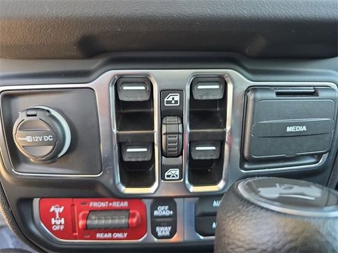 Used 2024 Jeep Wrangler Unlimited Rubicon image 16