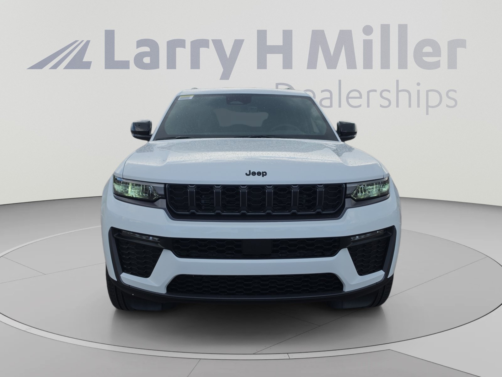 New 2026 Jeep Grand Cherokee Limited w/ Limited Altitude Package AWD/4WD image 8