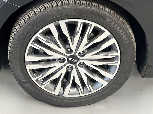 Used 2020 Kia Cadenza Technology image 32