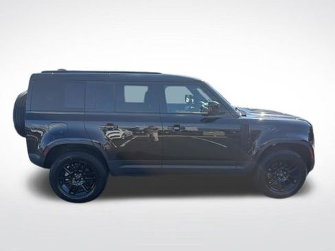 Used 2025 Land Rover Defender 110 S AWD/4WD image 7