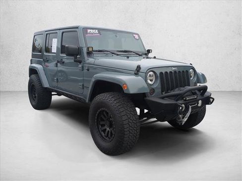 Used 2015 Jeep Wrangler Unlimited Sahara AWD/4WD image 3