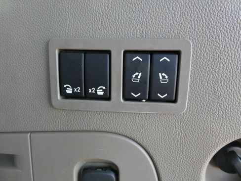 Used 2020 GMC Yukon SLT w/ Open Road Package image 19