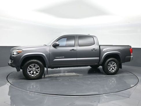 Used 2017 Toyota Tacoma SR5 image 4