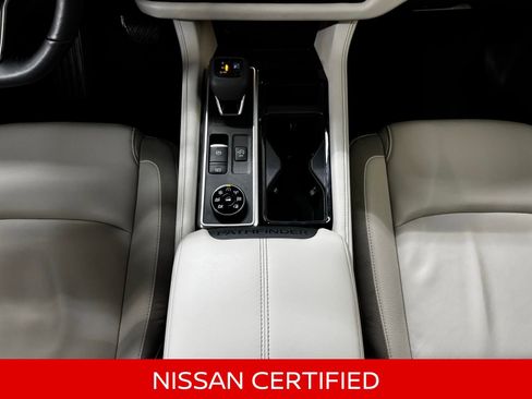 Certified 2025 Nissan Pathfinder SL AWD/4WD image 31