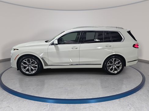 Used 2023 BMW X7 xDrive40i w/ Premium Package AWD/4WD image 8