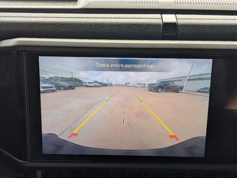 Used 2024 Jeep Gladiator Sport image 11