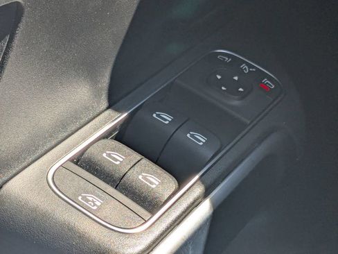 Certified 2024 Mercedes-Benz GLB 250 4MATIC image 10