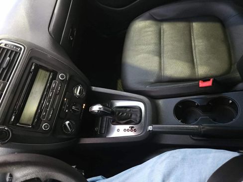 Used 2011 Volkswagen Jetta SE FWD image 23