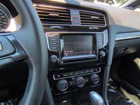 Used 2015 Volkswagen Golf TDI SEL FWD image 30