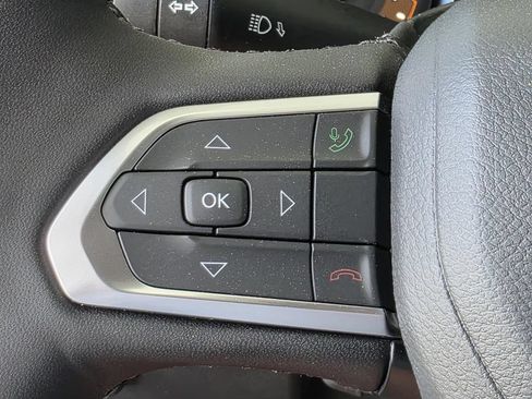 New 2026 Jeep Compass Latitude w/ Sun and Sound Group AWD/4WD image 28