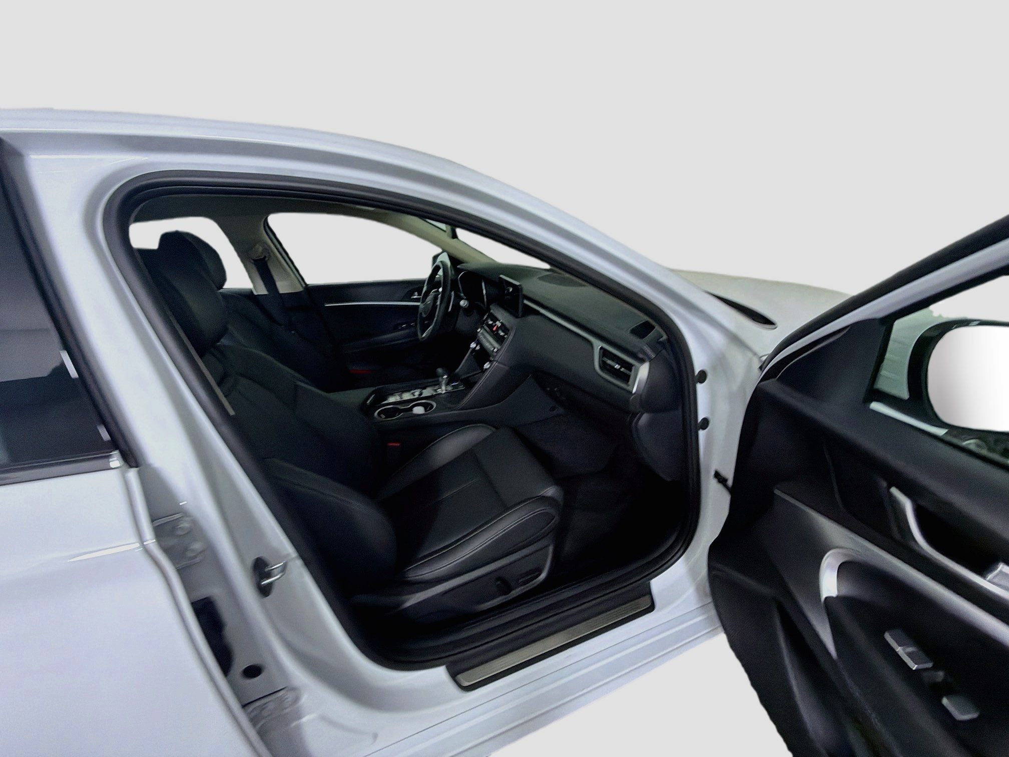 Used 2026 Genesis G70 2.5T RWD image 29