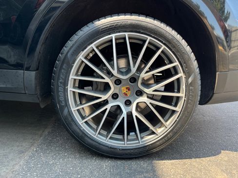 Used 2021 Porsche Cayenne S AWD/4WD image 30