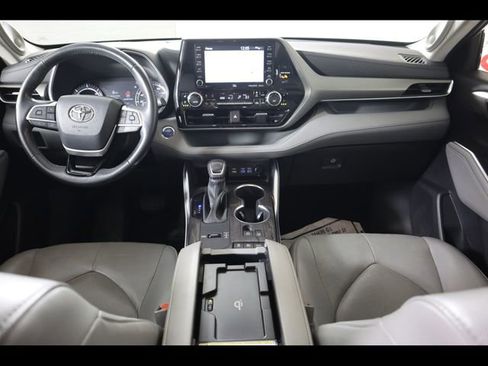 Used 2022 Toyota Highlander Limited image 15
