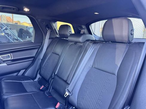 Used 2018 Land Rover Discovery Sport SE AWD/4WD image 32