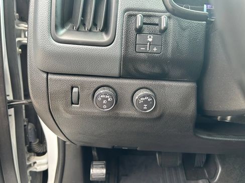 Used 2018 Chevrolet Colorado Z71 AWD/4WD image 15