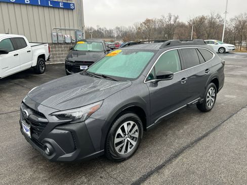 Used 2024 Subaru Outback Premium image 7