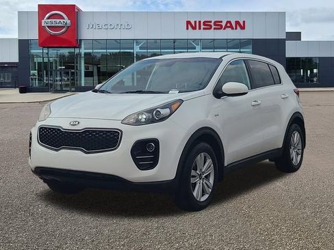 Used 2018 Kia Sportage LX AWD/4WD image 3