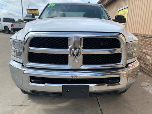 Used 2018 RAM 2500 Tradesman w/ Chrome Appearance Group AWD/4WD image 7