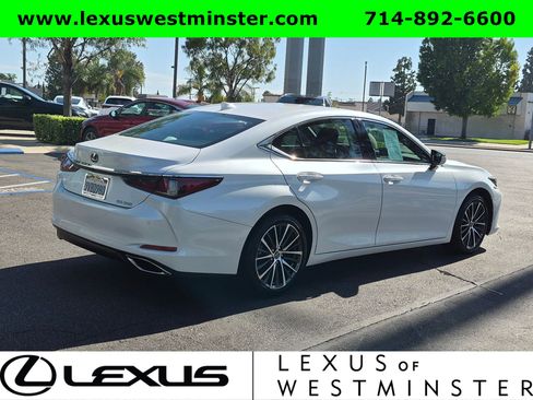 Used 2025 Lexus ES 350 w/ Premium Package FWD image 8