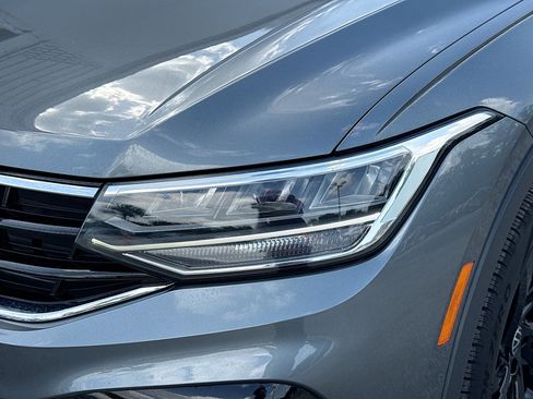 Used 2023 Volkswagen Tiguan SE R-Line FWD image 9