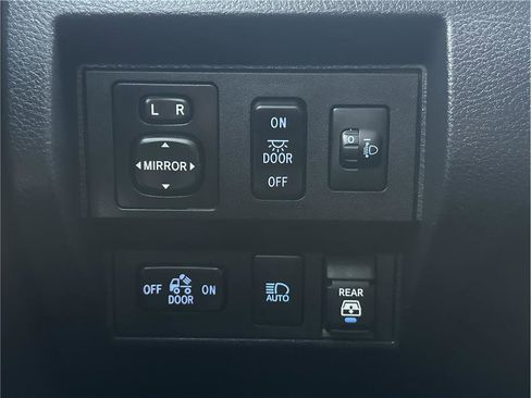 Used 2020 Toyota Tundra Limited image 29