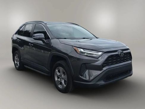 Used 2023 Toyota RAV4 XLE w/ Convenience Package FWD image 3