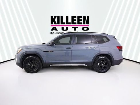 New 2025 Volkswagen Atlas Peak Edition SE image 4