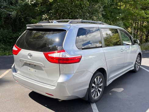 Used 2018 Toyota Sienna LE AWD/4WD image 5