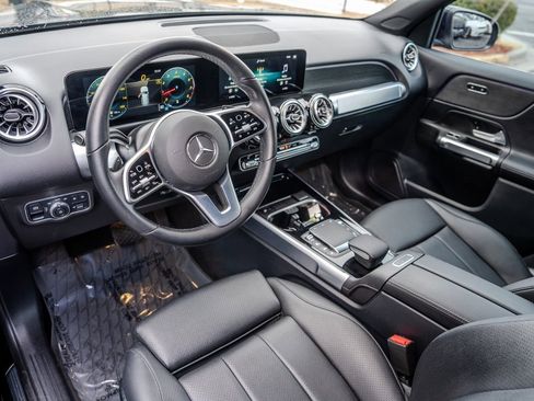 Used 2022 Mercedes-Benz GLB 250 w/ Premium Package Lite image 4