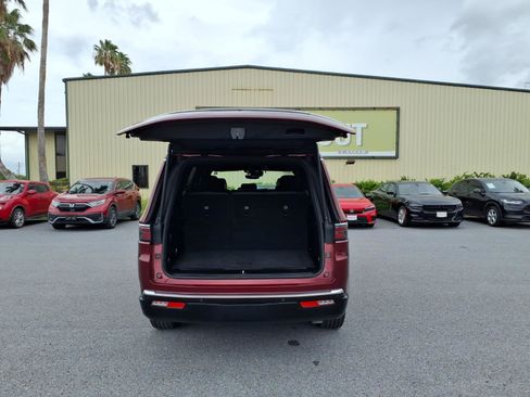 Used 2023 Jeep Wagoneer 2WD image 26