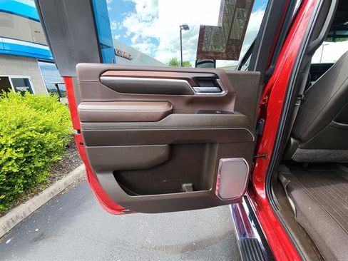 Used 2024 GMC Sierra 3500 Denali w/ Technology Package AWD/4WD image 18