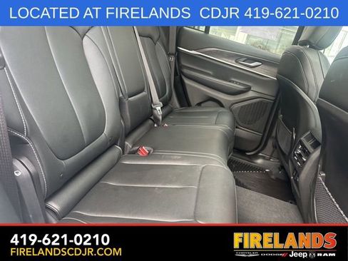 Used 2023 Jeep Grand Cherokee Limited AWD/4WD image 14