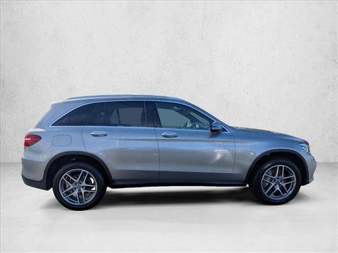 Used 2019 Mercedes-Benz GLC 300 4MATIC image 4