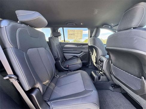 New 2025 Jeep Grand Cherokee L Laredo w/ Luxury Tech Group I image 15